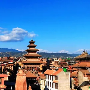 Rupakot And Rooftop Restaurant Pensión